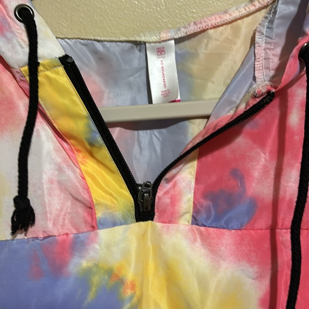 Bright, colorful windbreaker - Picture 4 of 6